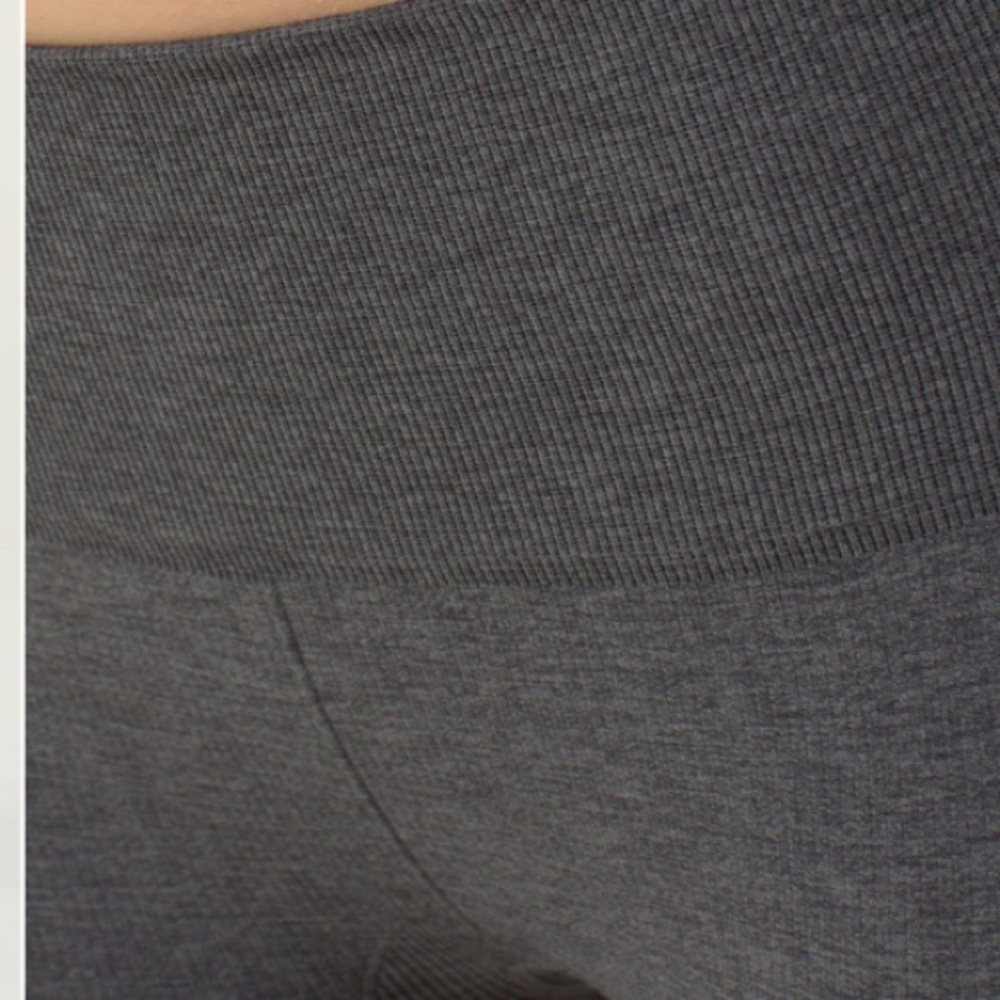 Lululemon In The Flow Crop II - Picture 4 of 15